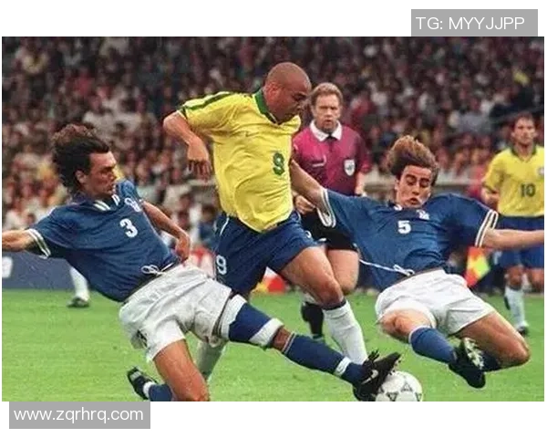 国际足坛风云人物盘点 足球明星的辉煌成就与传奇故事