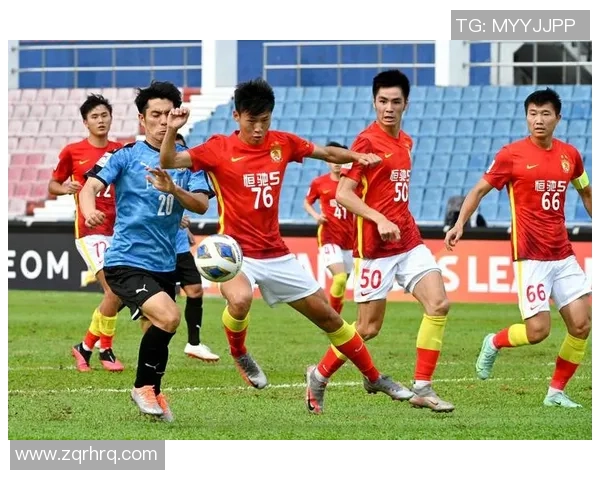 川崎前锋足球队核心球星引领球队奋勇拼搏追逐联赛与亚洲赛场荣耀