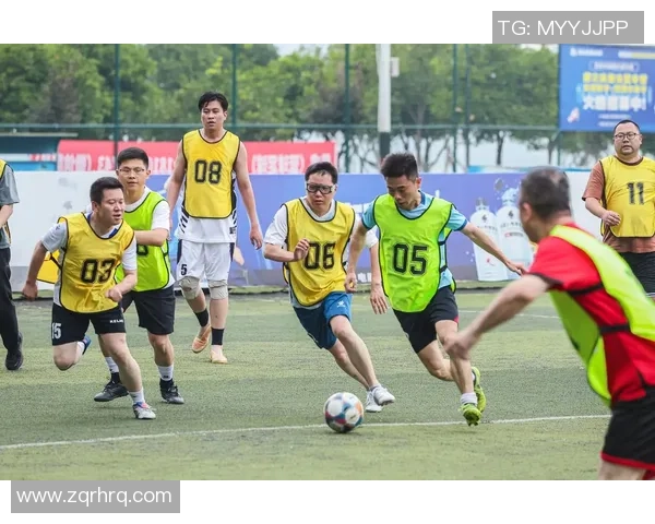 足球巨星化身普通球员隐身草根赛场再现巅峰技艺 足球巨星化身普通球员隐身草根赛场再现巅峰技艺